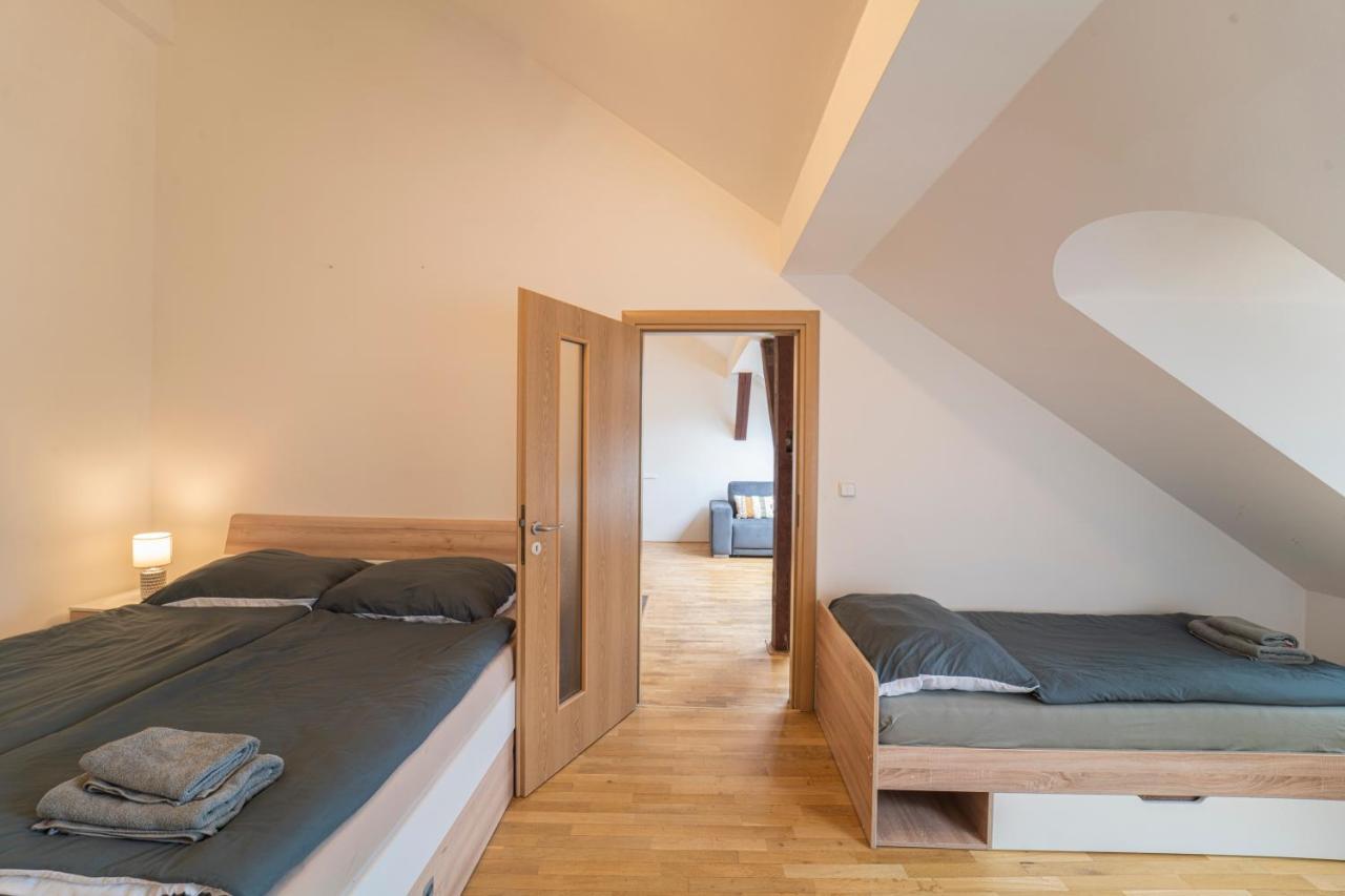Free Parking- Cozy In Historical Building Center Apartamento