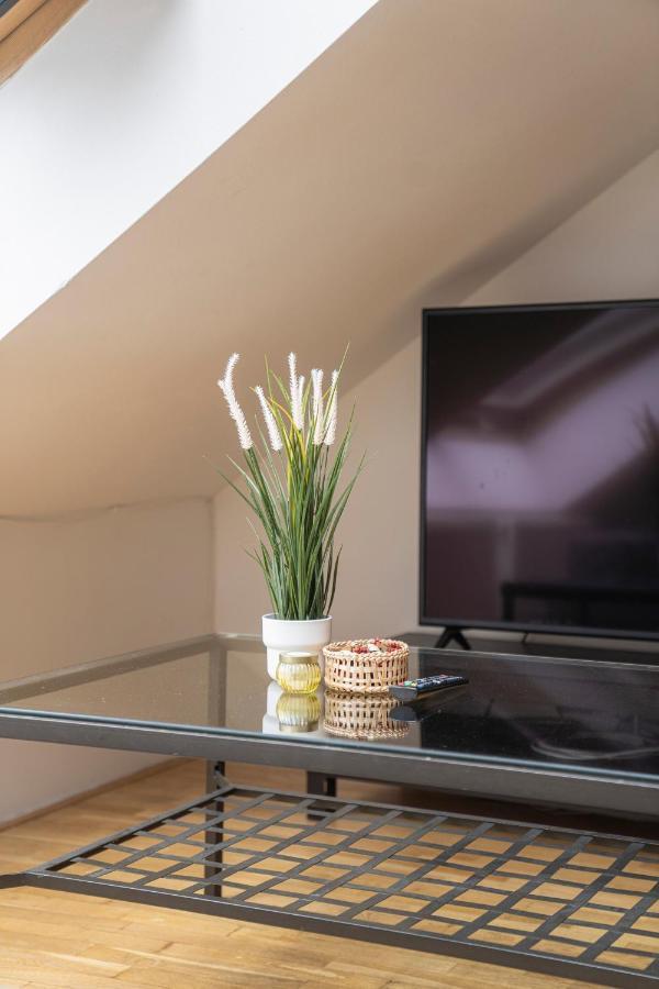 Apartamento Free Parking- Cozy In Historical Building Center
